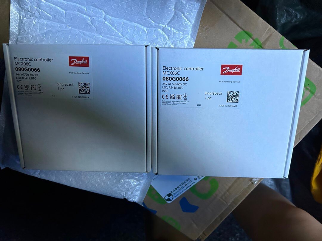 Danfoss Electronic controller MCX06C 080G0066